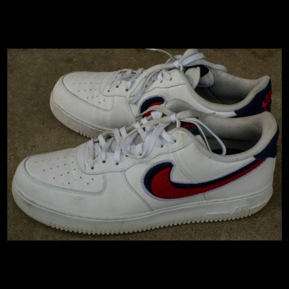 Nike Air Force 1 07 LV8 Sz 13 White Red Blue